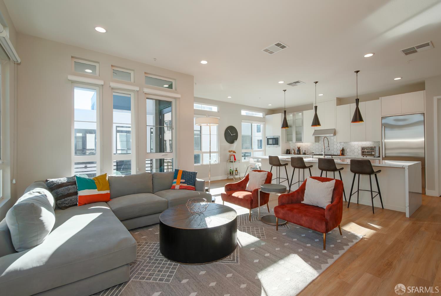 Detail Gallery Image 6 of 41 For 2137 Starling Ln #502,  Alameda,  CA 94501 - 3 Beds | 2/1 Baths