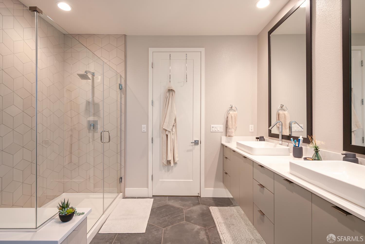 Detail Gallery Image 19 of 41 For 2137 Starling Ln #502,  Alameda,  CA 94501 - 3 Beds | 2/1 Baths