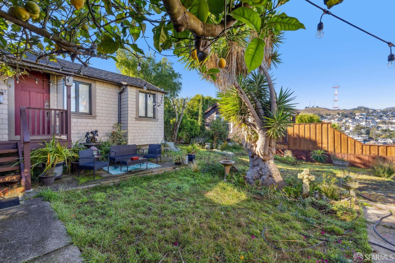 Detail Gallery Image 11 of 16 For 465 Liberty St, San Francisco,  CA 94114 - 2 Beds | 2 Baths