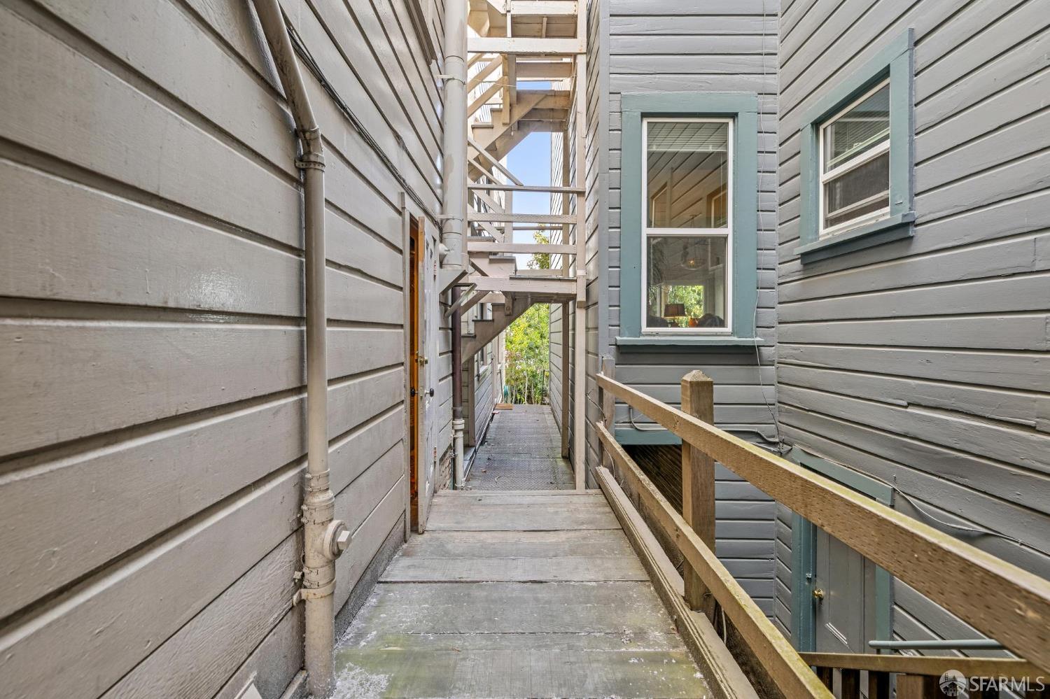 Detail Gallery Image 8 of 13 For 3430 21st St, San Francisco,  CA 94110 - – Beds | – Baths