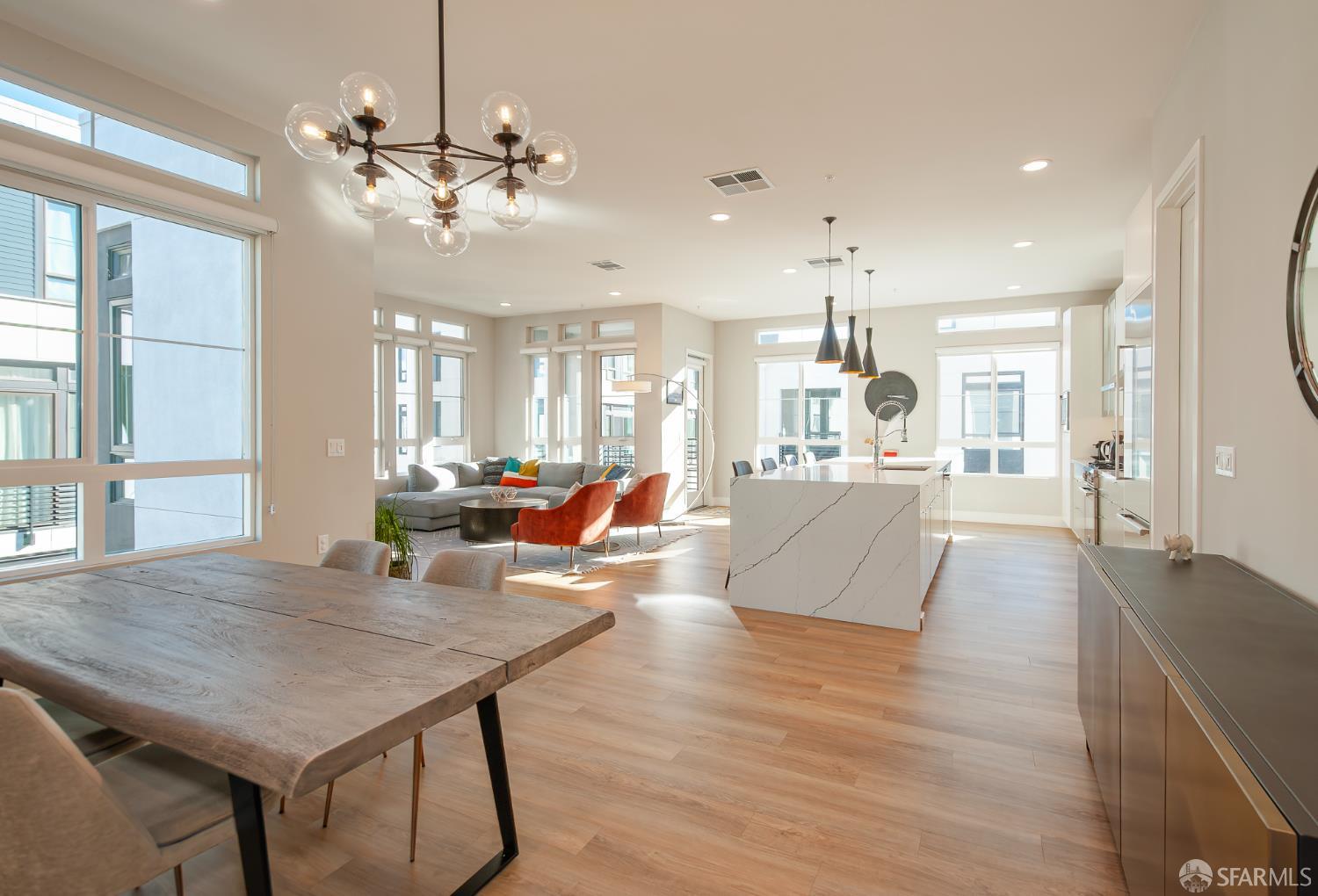 Detail Gallery Image 13 of 41 For 2137 Starling Ln #502,  Alameda,  CA 94501 - 3 Beds | 2/1 Baths