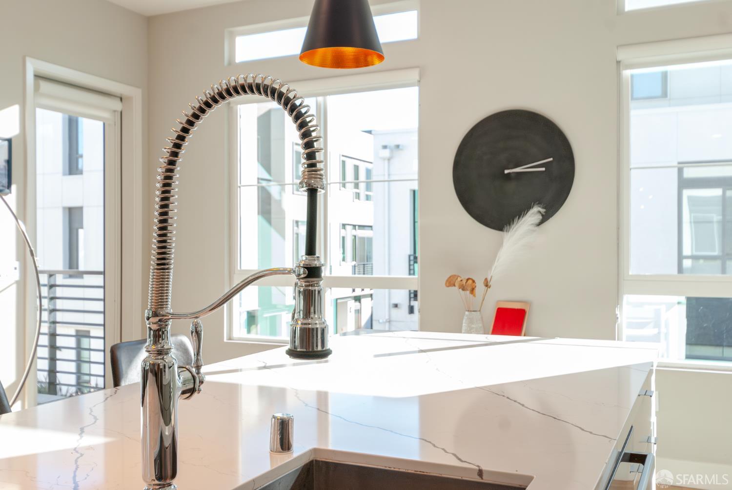 Detail Gallery Image 11 of 41 For 2137 Starling Ln #502,  Alameda,  CA 94501 - 3 Beds | 2/1 Baths