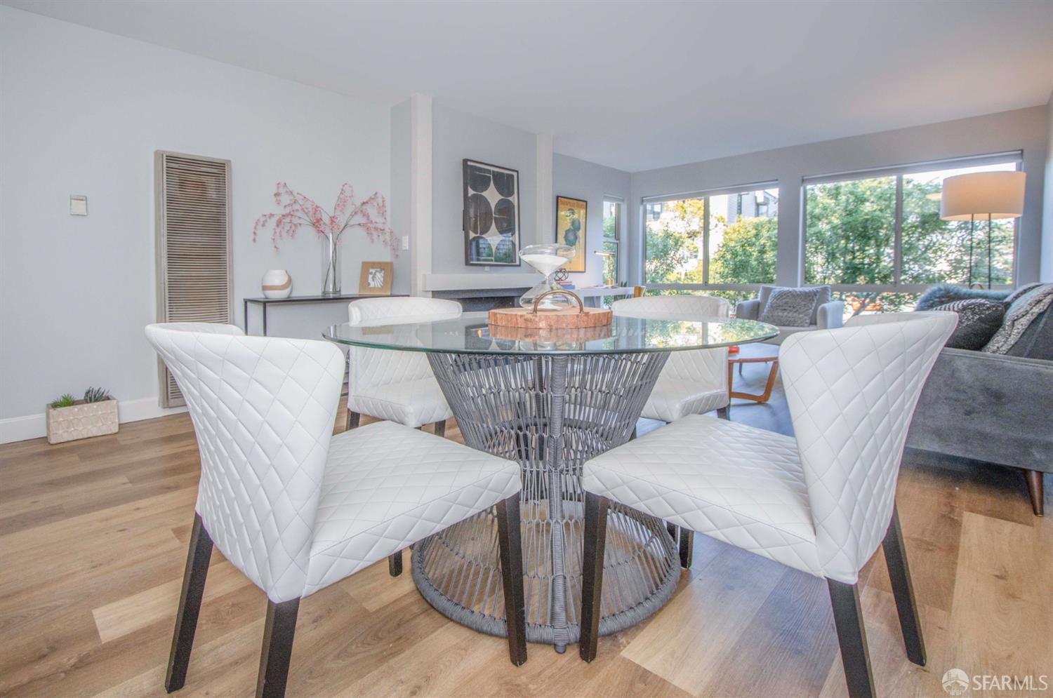 Photo #5: 425089374 Listing: Photo #5