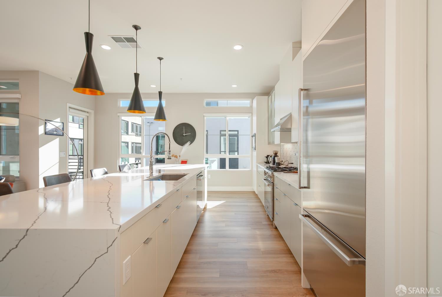 Detail Gallery Image 9 of 41 For 2137 Starling Ln #502,  Alameda,  CA 94501 - 3 Beds | 2/1 Baths