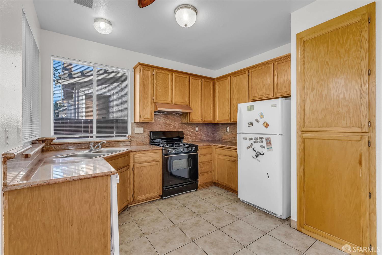 Detail Gallery Image 18 of 42 For 5329 Catanzaro Way, Antioch,  CA 94531 - 4 Beds | 2/1 Baths