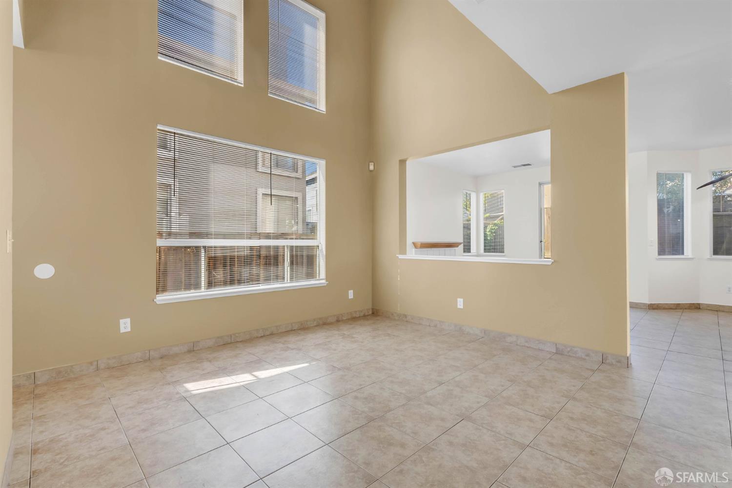 Detail Gallery Image 4 of 42 For 5329 Catanzaro Way, Antioch,  CA 94531 - 4 Beds | 2/1 Baths