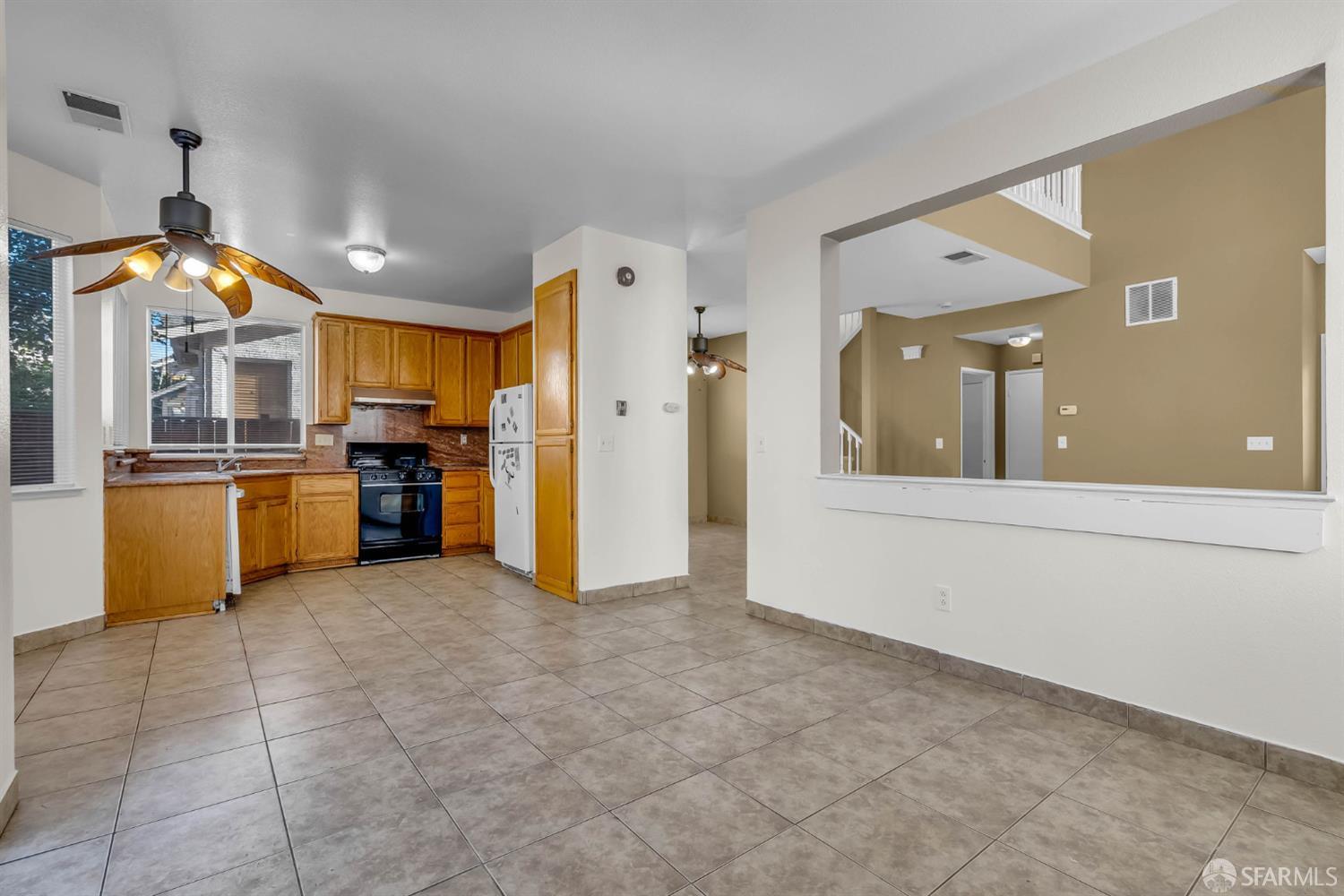 Detail Gallery Image 14 of 42 For 5329 Catanzaro Way, Antioch,  CA 94531 - 4 Beds | 2/1 Baths