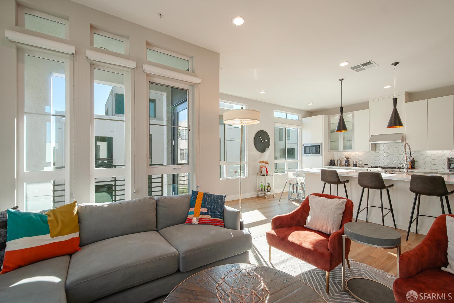 Detail Gallery Image 7 of 41 For 2137 Starling Ln #502,  Alameda,  CA 94501 - 3 Beds | 2/1 Baths