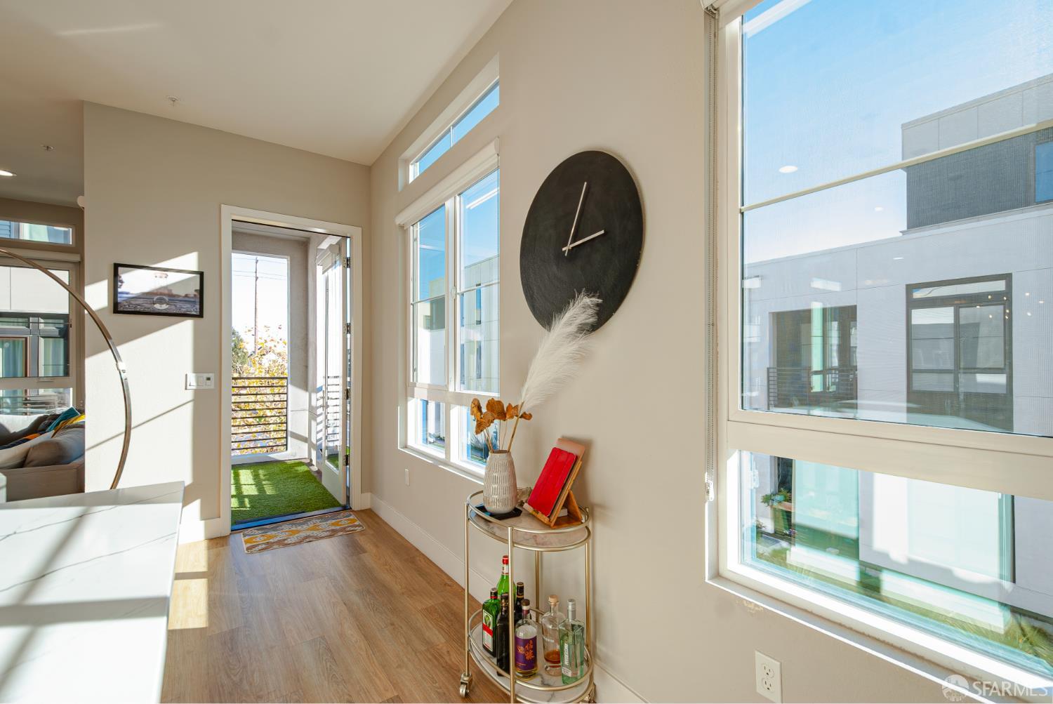 Detail Gallery Image 12 of 41 For 2137 Starling Ln #502,  Alameda,  CA 94501 - 3 Beds | 2/1 Baths