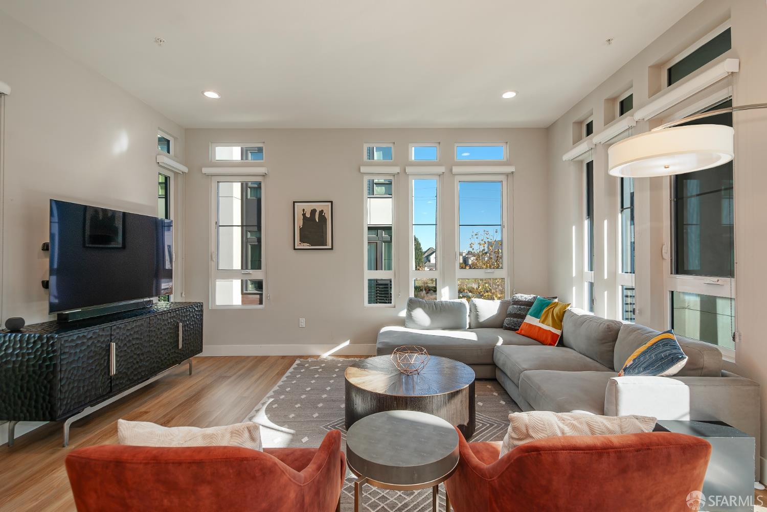 Detail Gallery Image 5 of 41 For 2137 Starling Ln #502,  Alameda,  CA 94501 - 3 Beds | 2/1 Baths