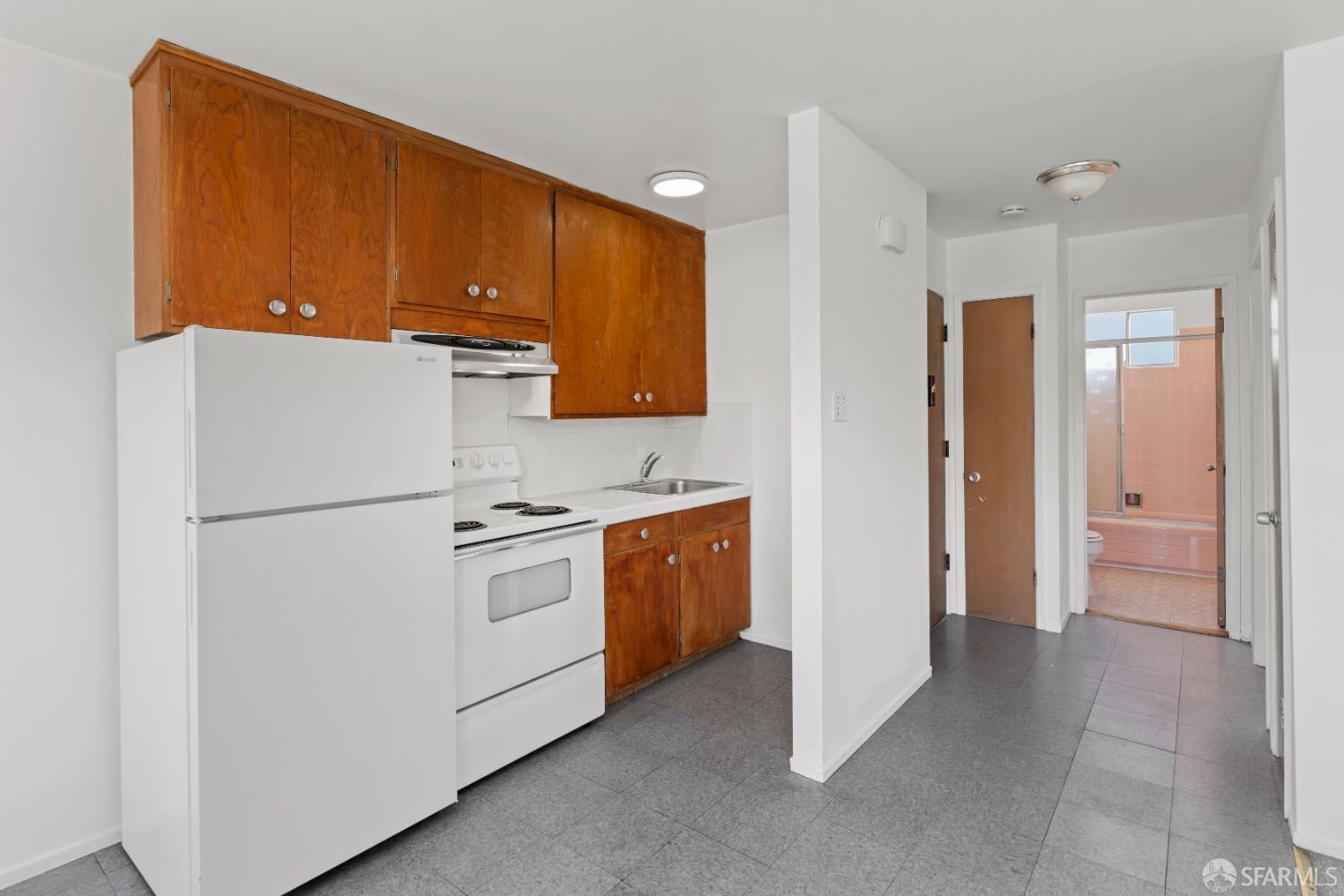 Detail Gallery Image 18 of 32 For 1 Lowell St, San Francisco,  CA 94112 - – Beds | – Baths