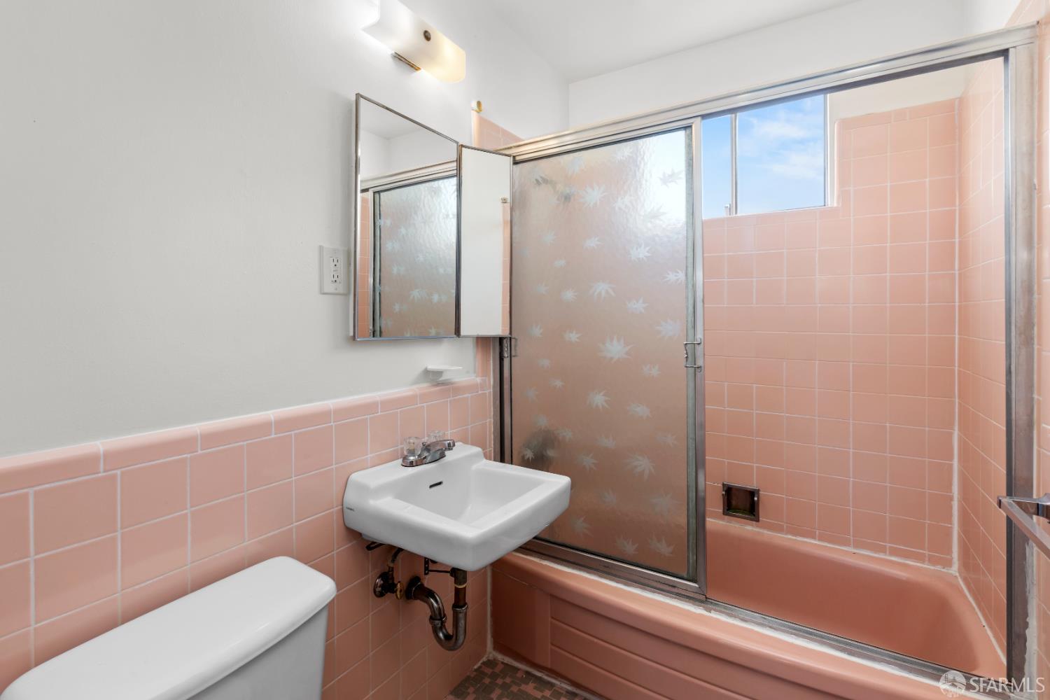 Detail Gallery Image 14 of 32 For 1 Lowell St, San Francisco,  CA 94112 - – Beds | – Baths