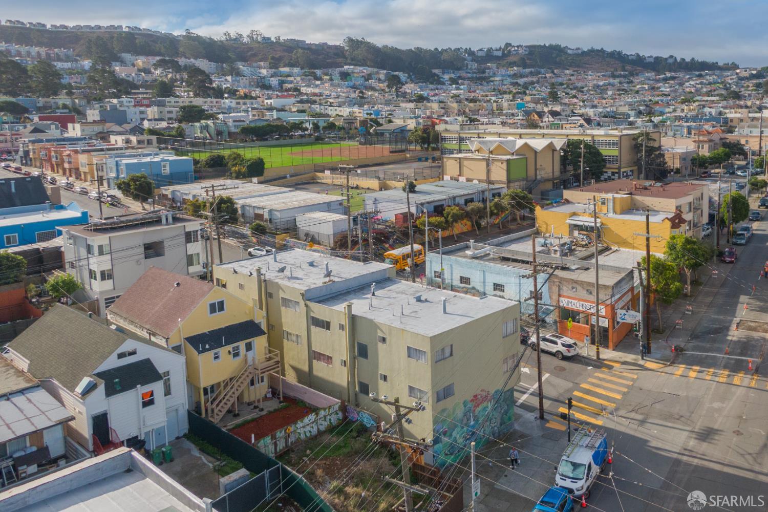 Detail Gallery Image 4 of 32 For 1 Lowell St, San Francisco,  CA 94112 - – Beds | – Baths