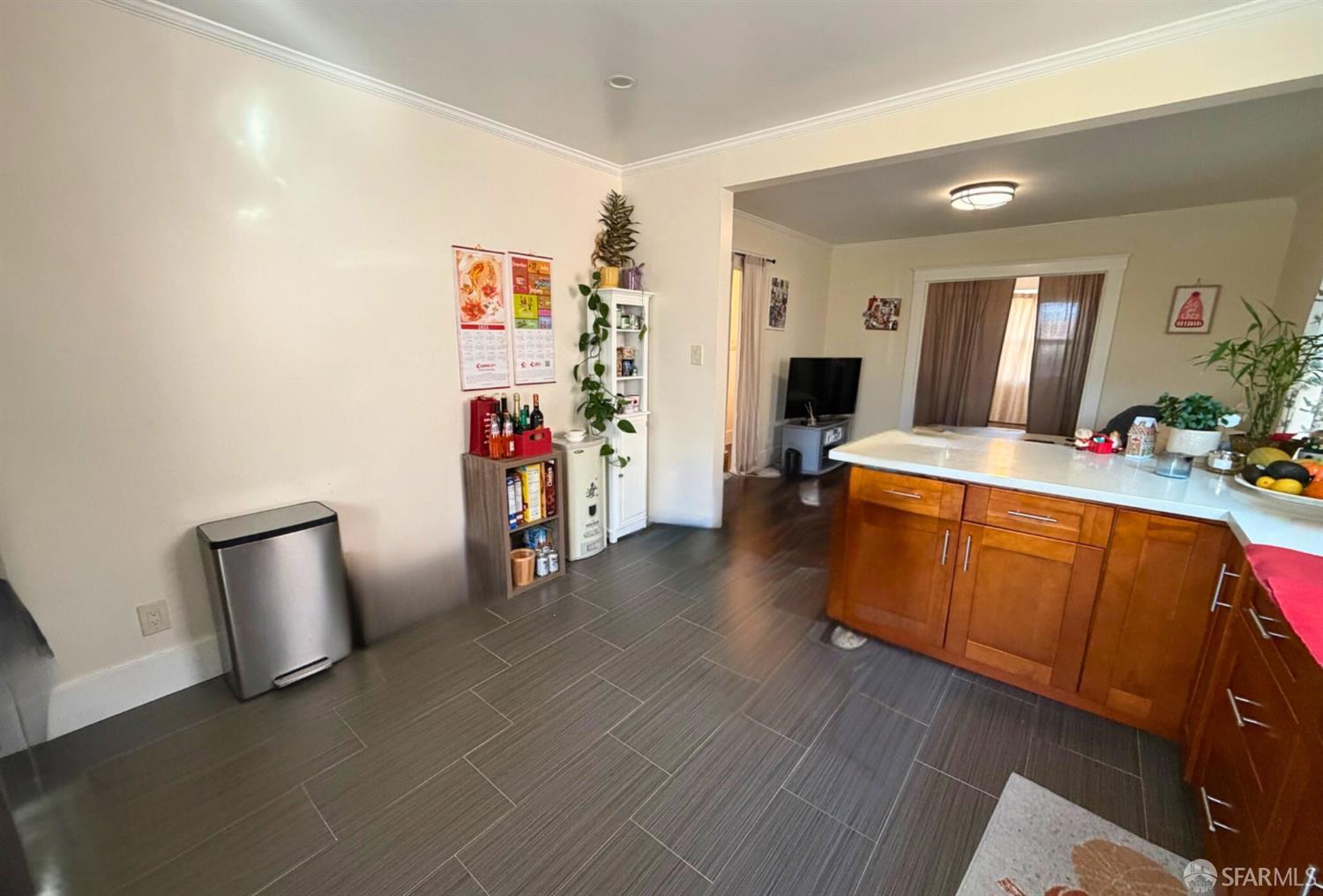 Detail Gallery Image 5 of 10 For 282 Oliver St, Daly City,  CA 94014 - 3 Beds | 2 Baths