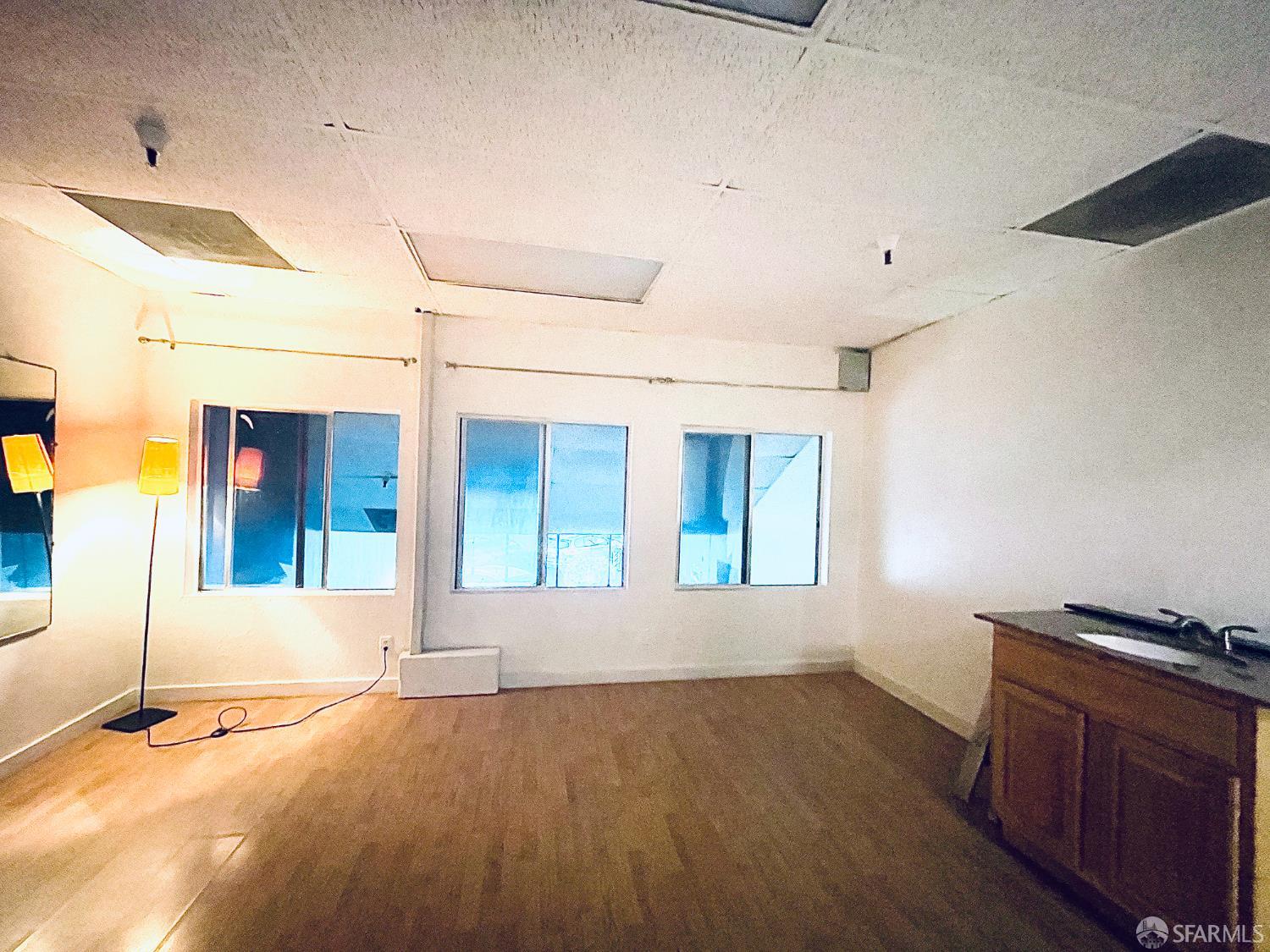 Detail Gallery Image 8 of 8 For 1590 El Camino Real Blvd #E,  San Bruno,  CA 94066 - – Beds | – Baths