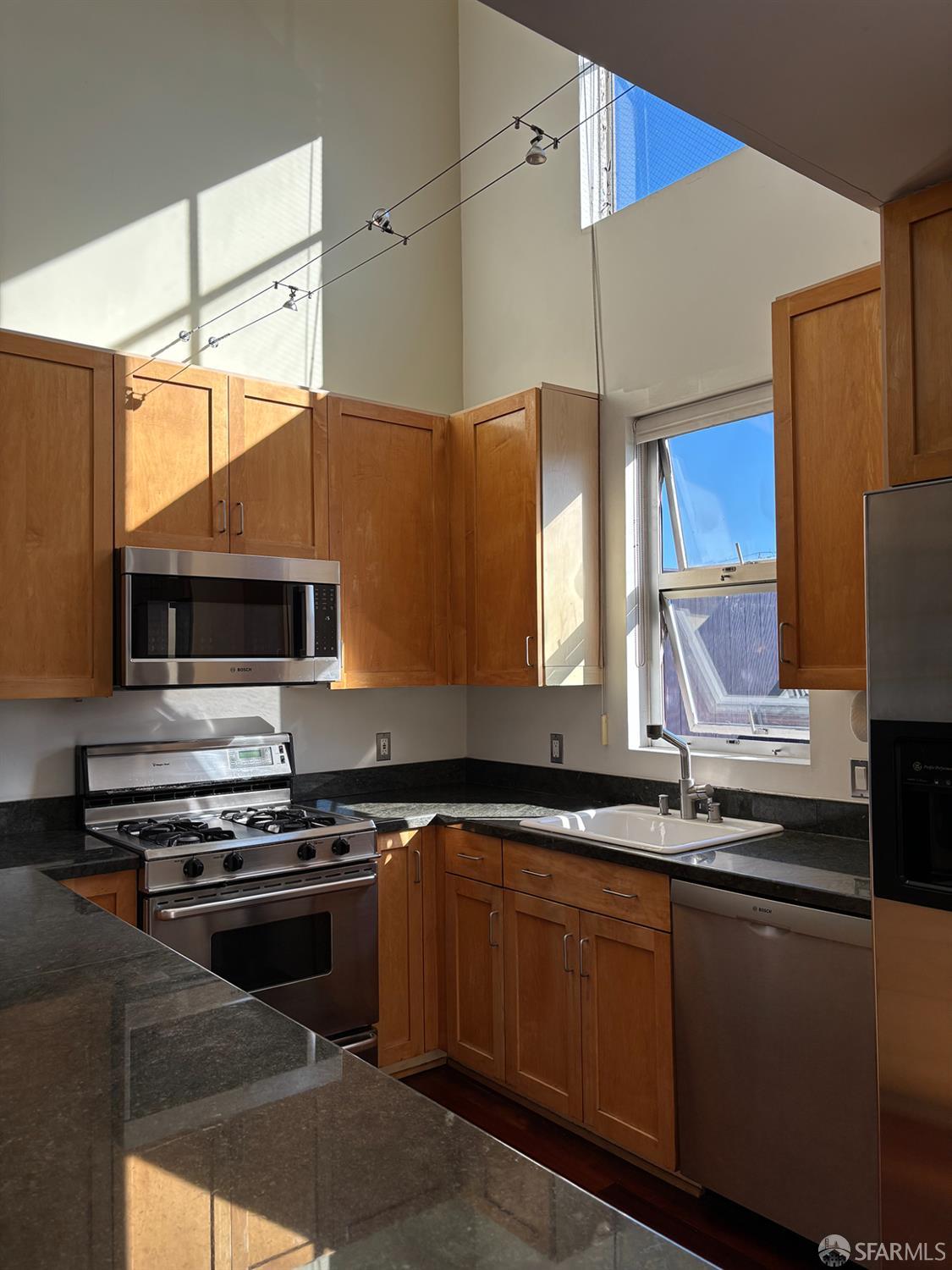 Detail Gallery Image 9 of 20 For 49 Missouri St #11,  San Francisco,  CA 94107 - 2 Beds | 2/1 Baths