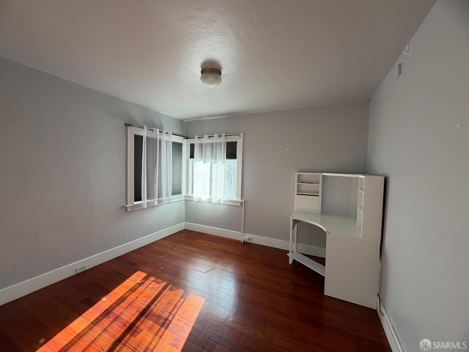 Detail Gallery Image 6 of 9 For 1934 38th Ave, Oakland,  CA 94601 - 5 Beds | 3 Baths