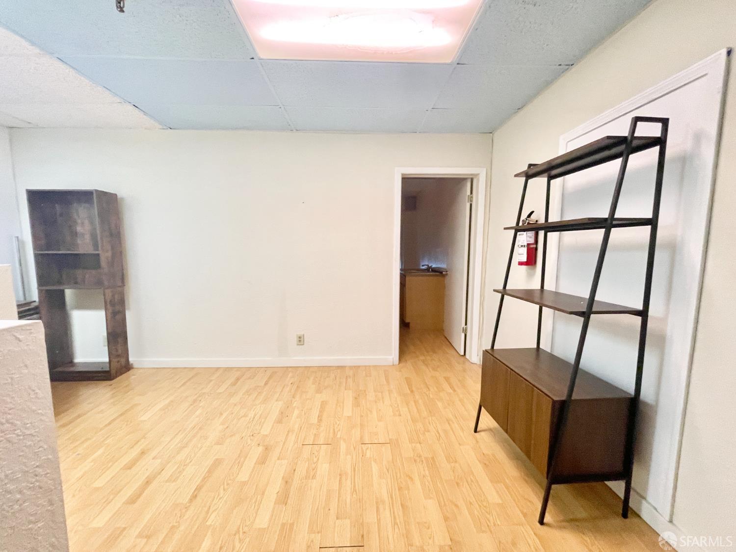 Detail Gallery Image 6 of 8 For 1590 El Camino Real Blvd #E,  San Bruno,  CA 94066 - – Beds | – Baths