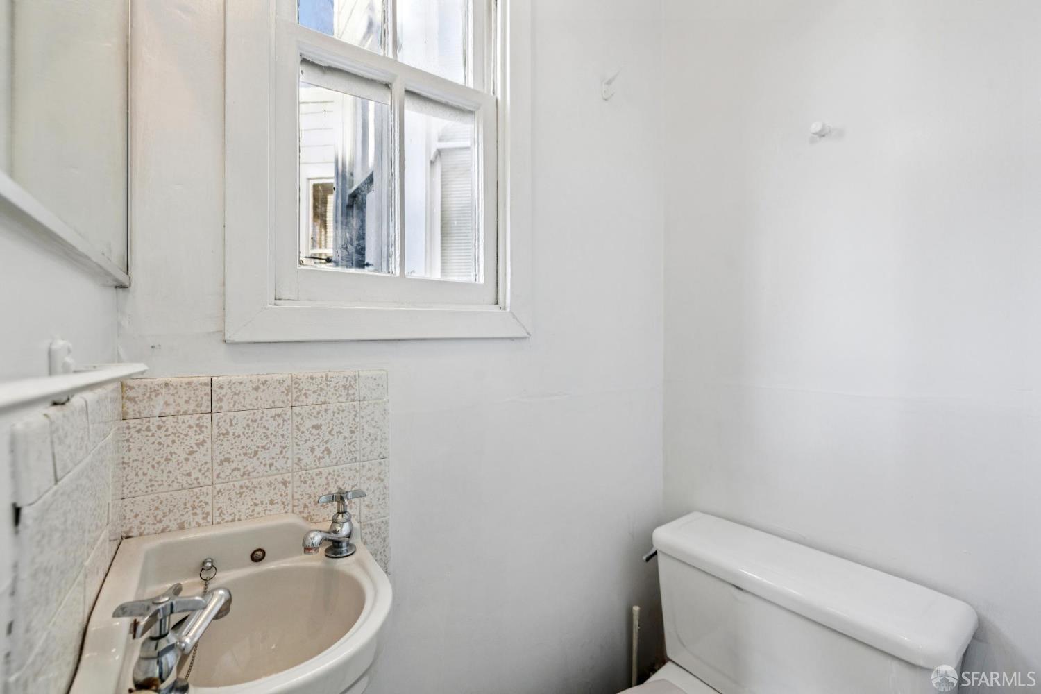 Detail Gallery Image 30 of 42 For 1241 Fulton St, San Francisco,  CA 94117 - 3 Beds | 2/1 Baths