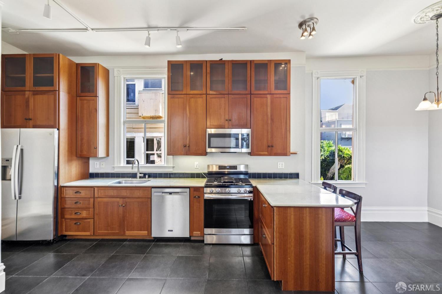 Detail Gallery Image 23 of 42 For 1241 Fulton St, San Francisco,  CA 94117 - 3 Beds | 2/1 Baths