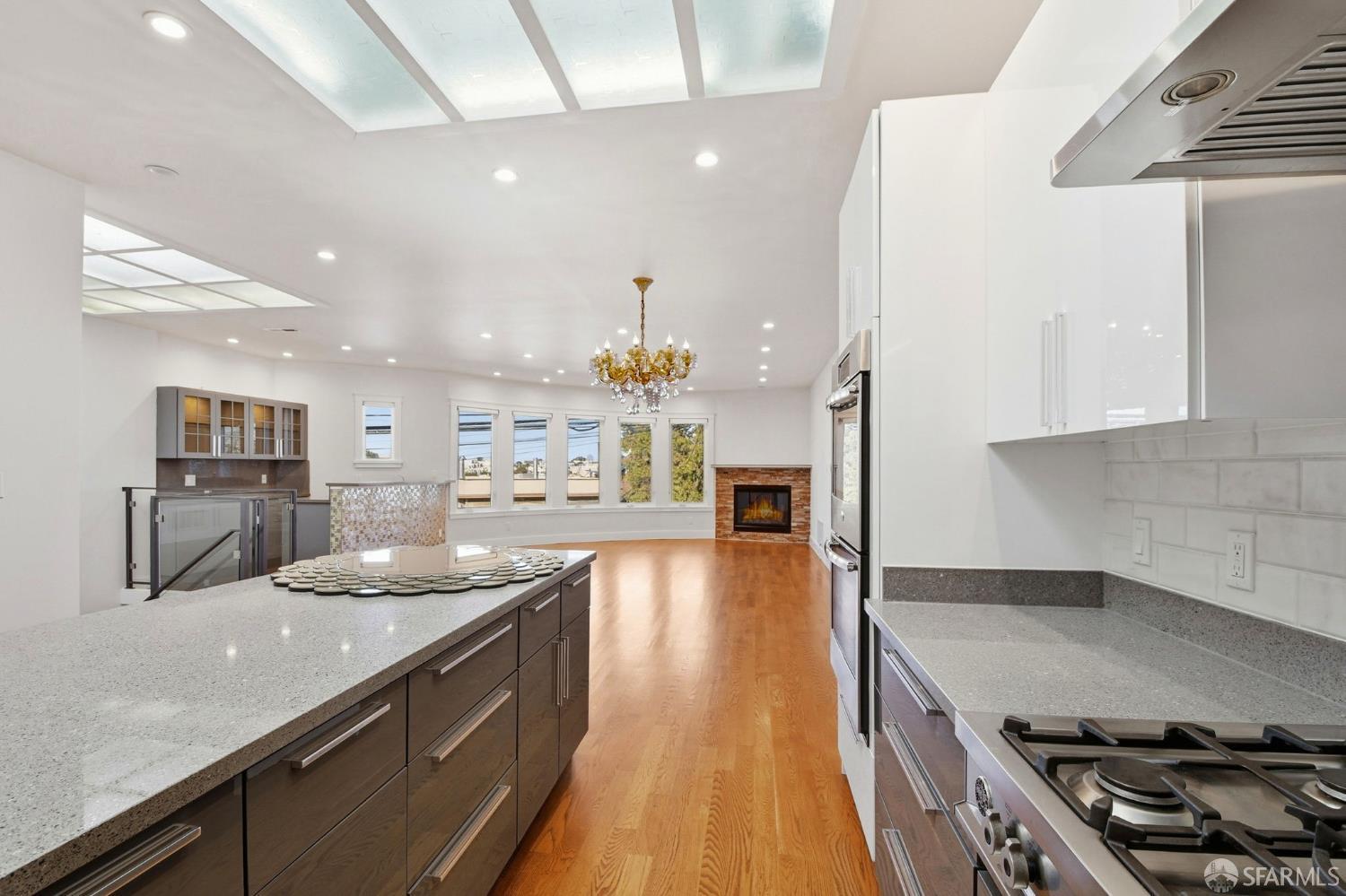 Detail Gallery Image 16 of 44 For 526 Silver Ave, San Francisco,  CA 94112 - 4 Beds | 3 Baths