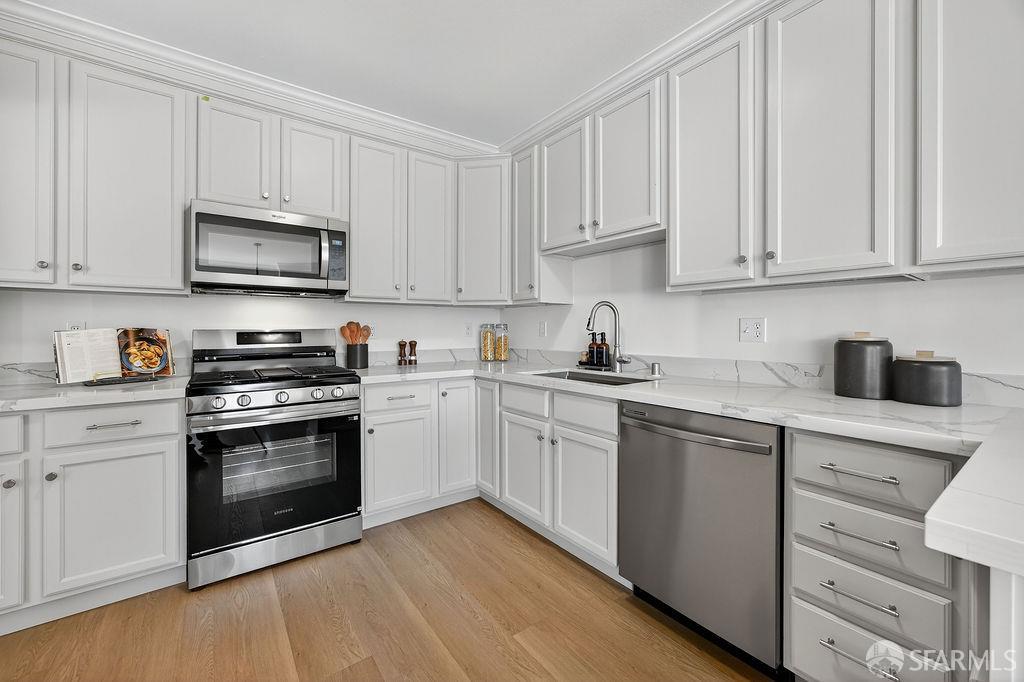 Detail Gallery Image 5 of 14 For 1326 Funston Ave, San Francisco,  CA 94122 - – Beds | – Baths