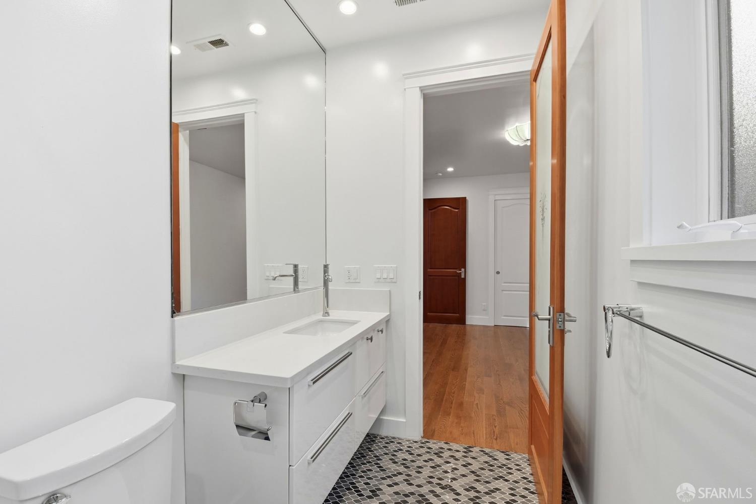 Detail Gallery Image 35 of 44 For 526 Silver Ave, San Francisco,  CA 94112 - 4 Beds | 3 Baths