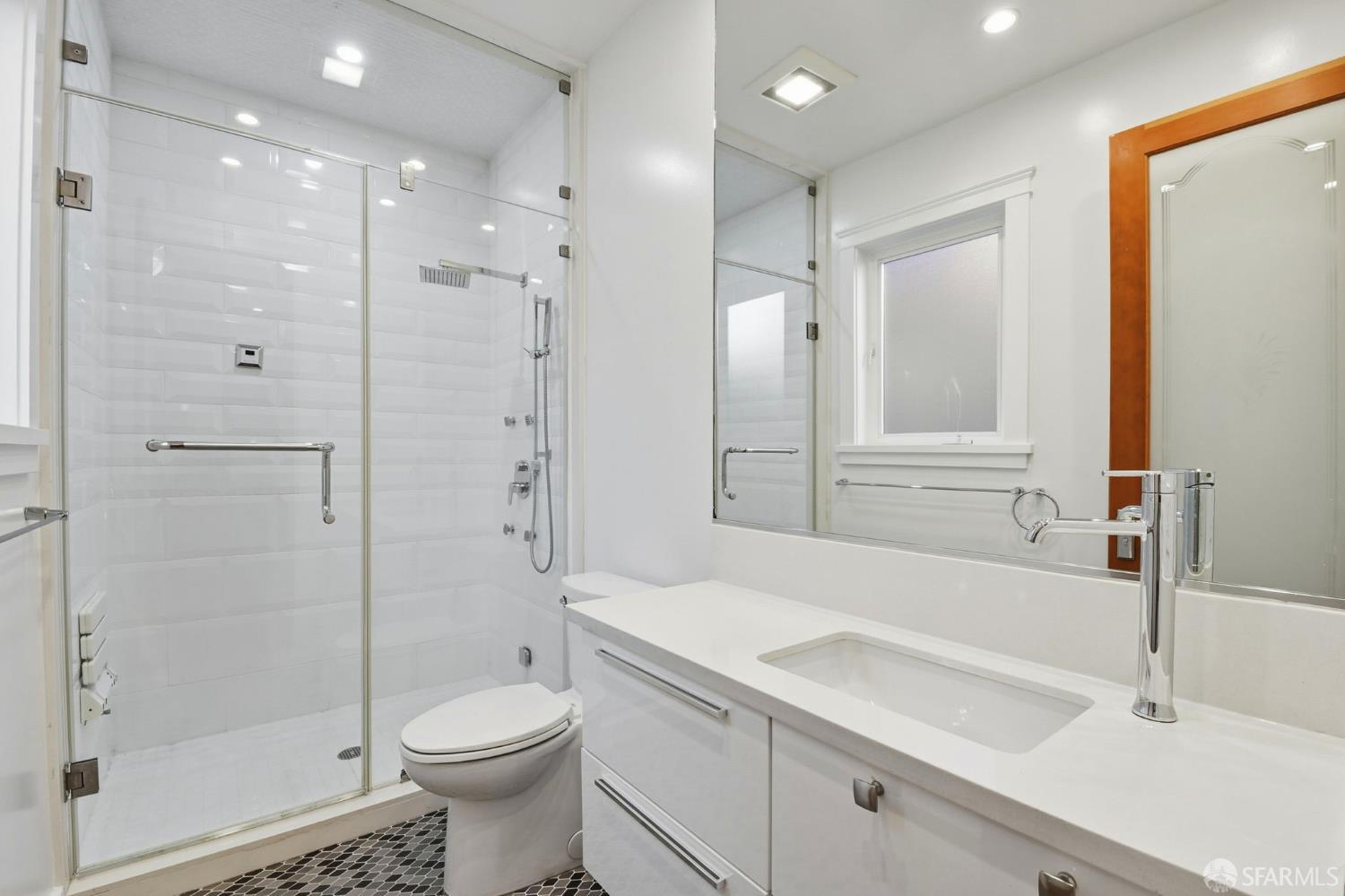 Detail Gallery Image 34 of 44 For 526 Silver Ave, San Francisco,  CA 94112 - 4 Beds | 3 Baths