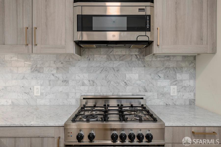 Detail Gallery Image 3 of 26 For 401 Harrison St 24d,  San Francisco,  CA 94105 - 2 Beds | 2 Baths