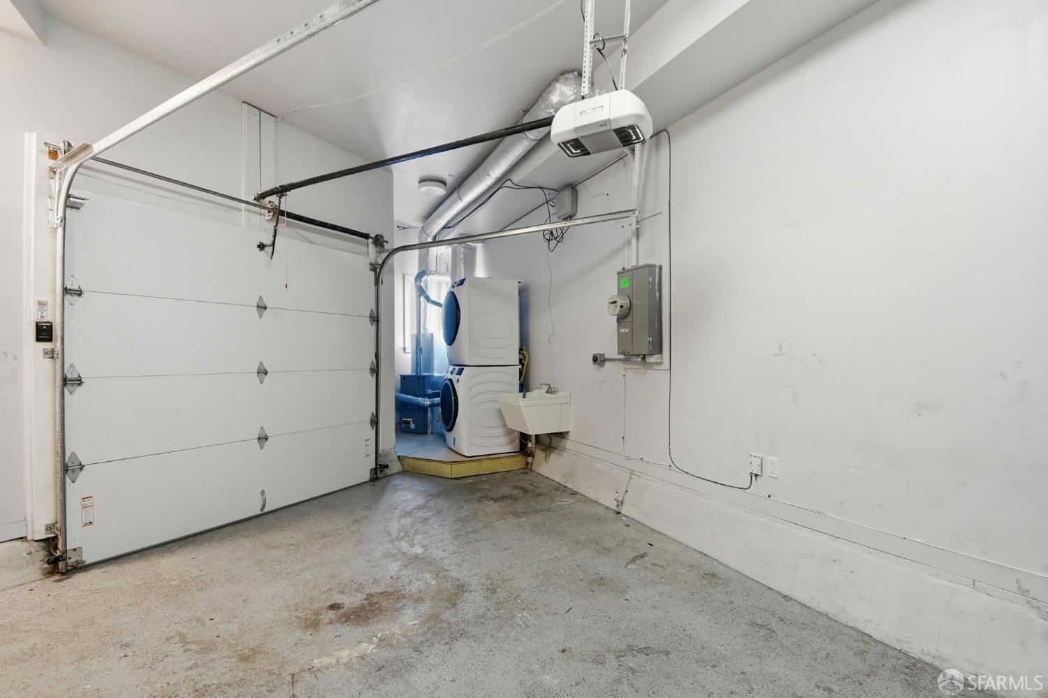 Detail Gallery Image 37 of 44 For 526 Silver Ave, San Francisco,  CA 94112 - 4 Beds | 3 Baths