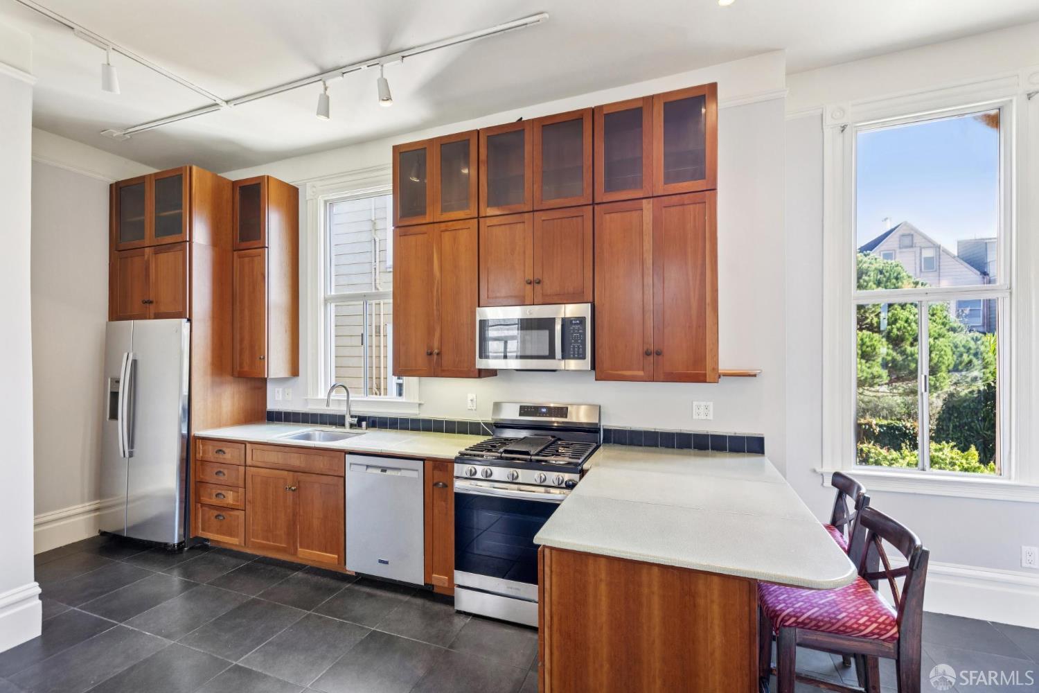 Detail Gallery Image 22 of 42 For 1241 Fulton St, San Francisco,  CA 94117 - 3 Beds | 2/1 Baths