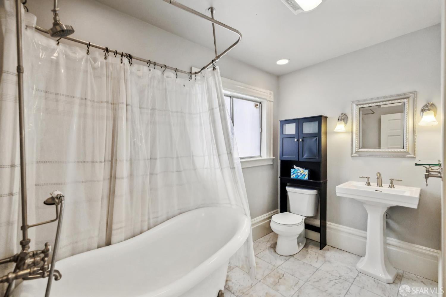 Detail Gallery Image 15 of 42 For 1241 Fulton St, San Francisco,  CA 94117 - 3 Beds | 2/1 Baths