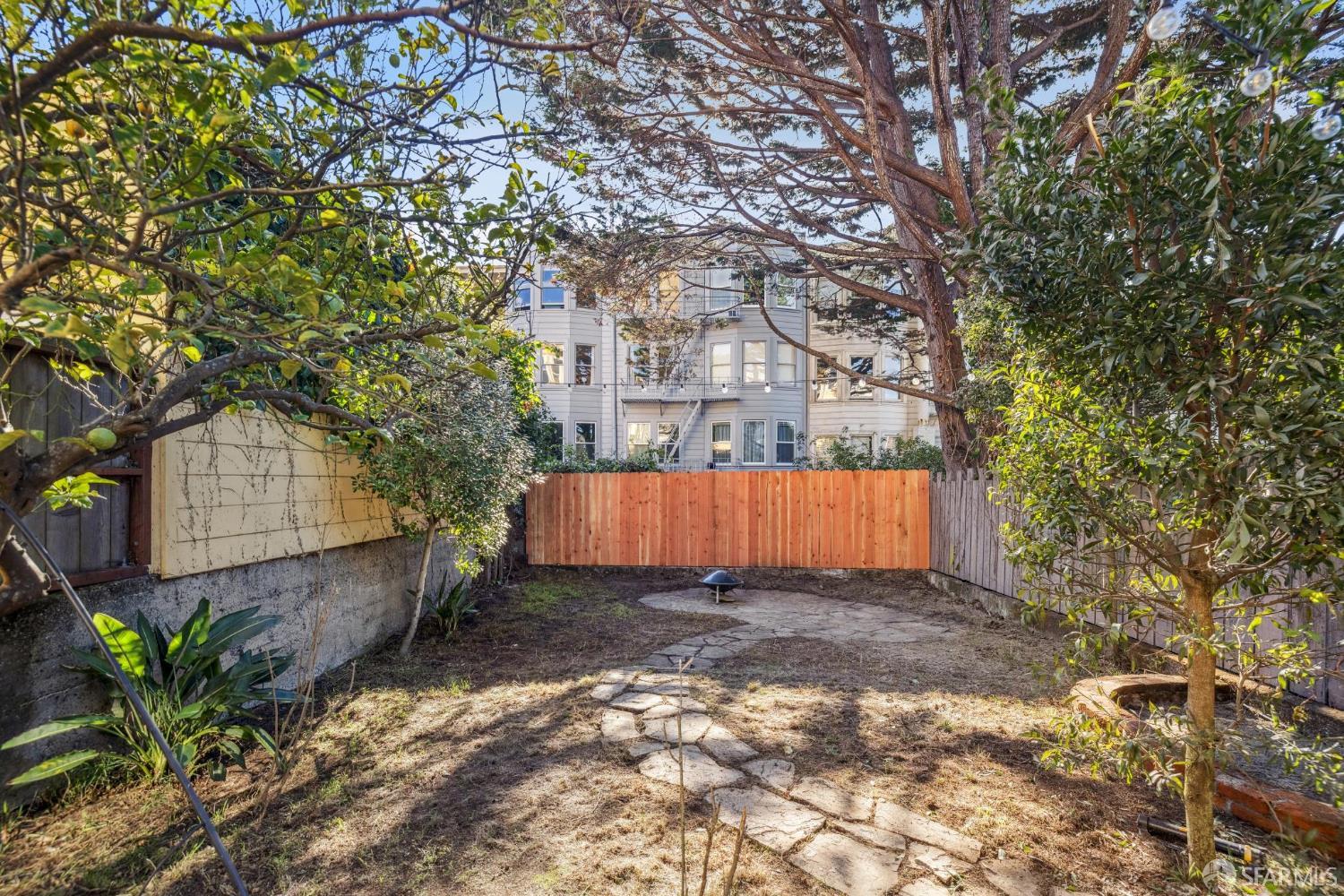 Detail Gallery Image 33 of 42 For 1241 Fulton St, San Francisco,  CA 94117 - 3 Beds | 2/1 Baths