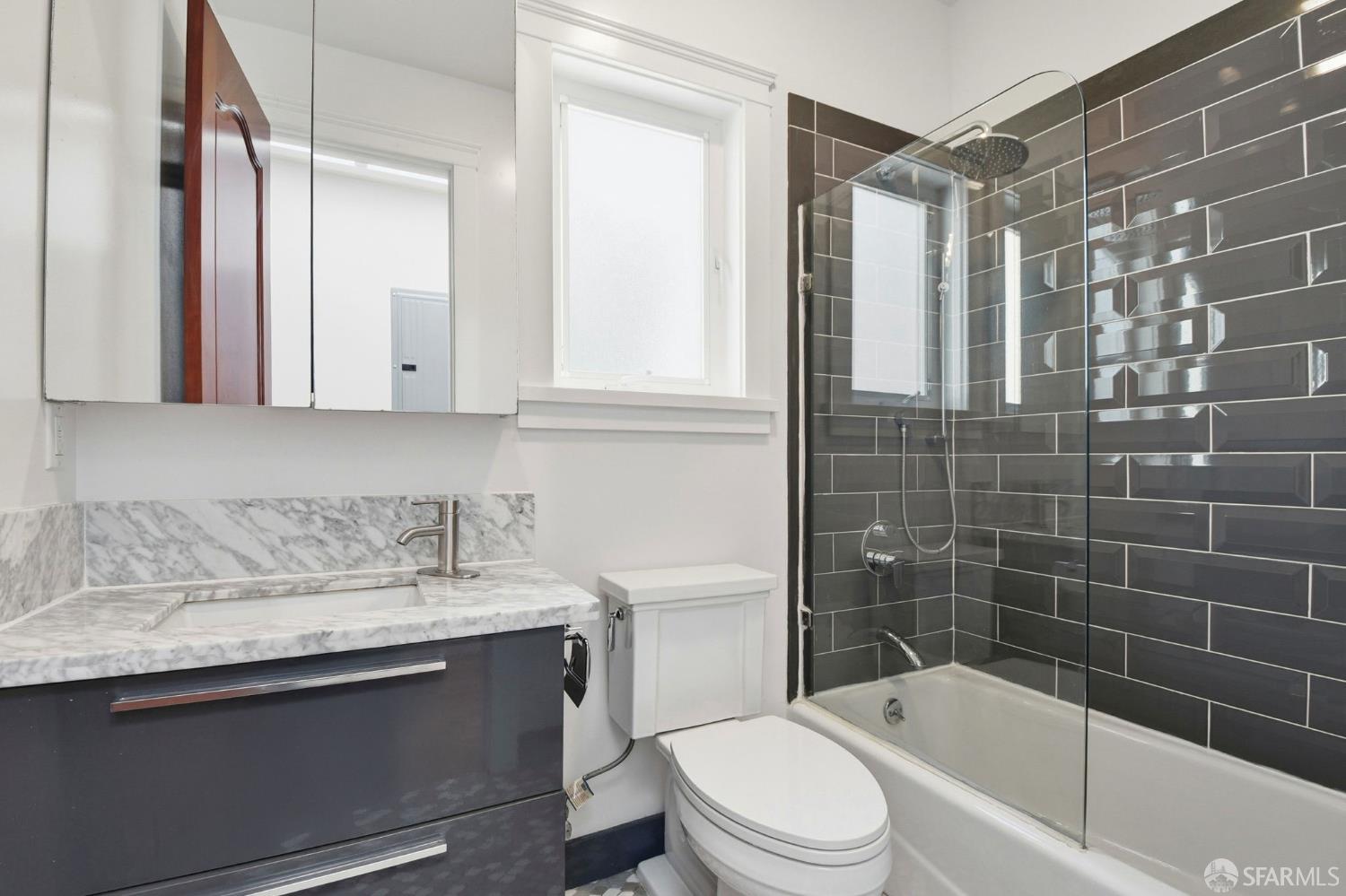 Detail Gallery Image 33 of 44 For 526 Silver Ave, San Francisco,  CA 94112 - 4 Beds | 3 Baths