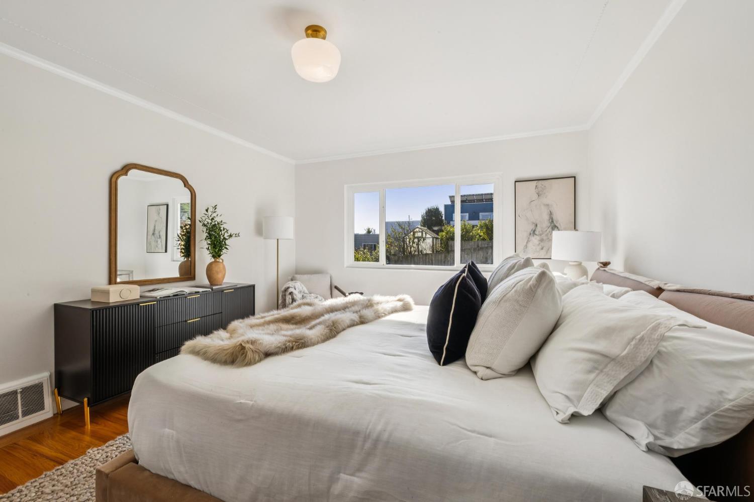 Detail Gallery Image 10 of 22 For 159 Stillings Ave, San Francisco,  CA 94131 - 2 Beds | 1 Baths