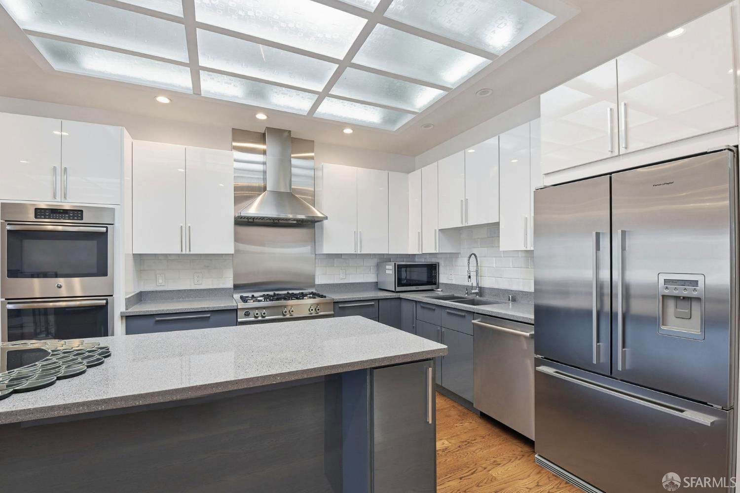 Detail Gallery Image 14 of 44 For 526 Silver Ave, San Francisco,  CA 94112 - 4 Beds | 3 Baths