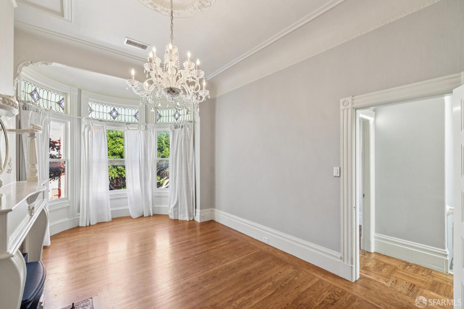 Detail Gallery Image 2 of 42 For 1241 Fulton St, San Francisco,  CA 94117 - 3 Beds | 2/1 Baths