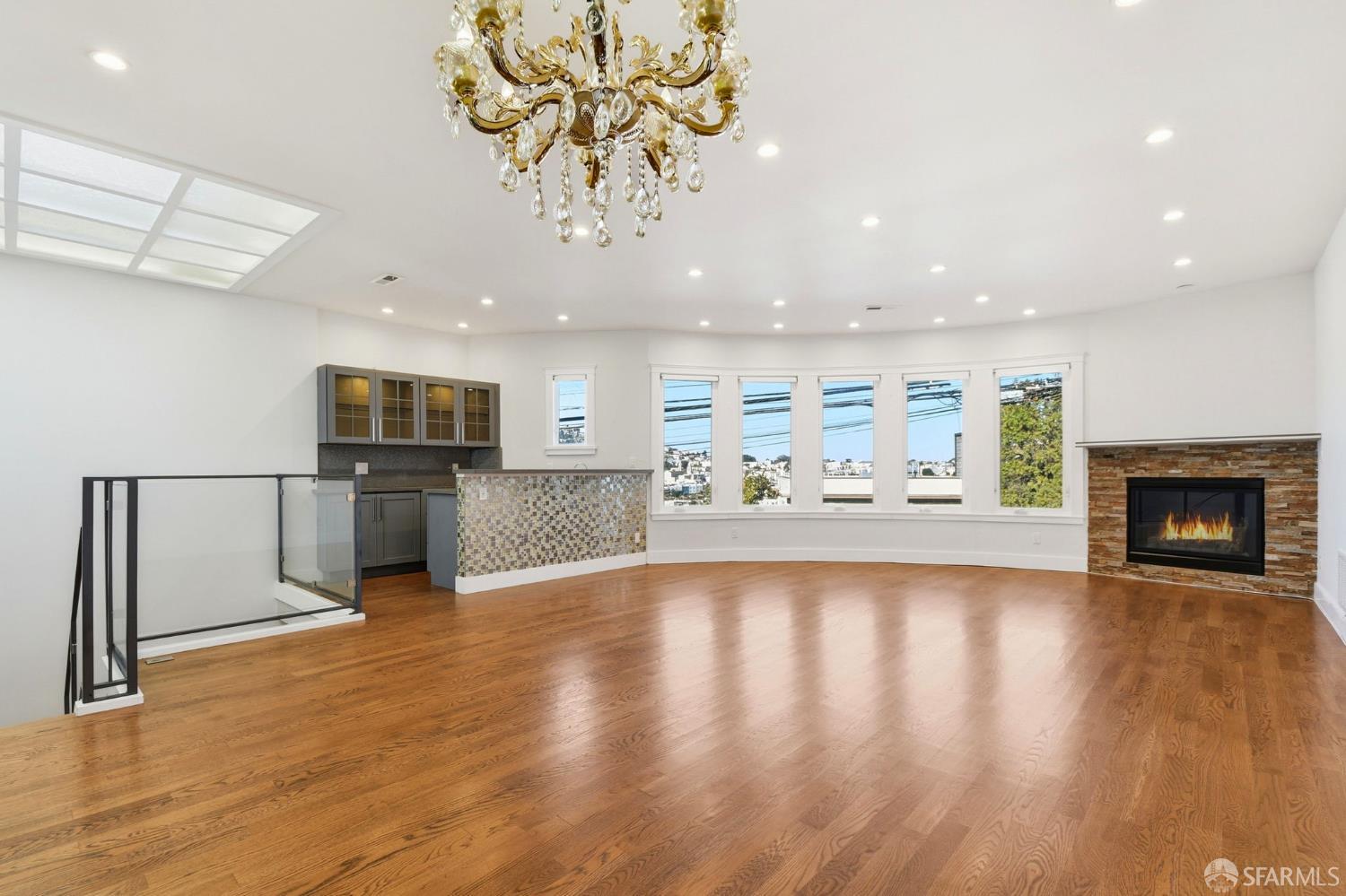 Detail Gallery Image 17 of 44 For 526 Silver Ave, San Francisco,  CA 94112 - 4 Beds | 3 Baths