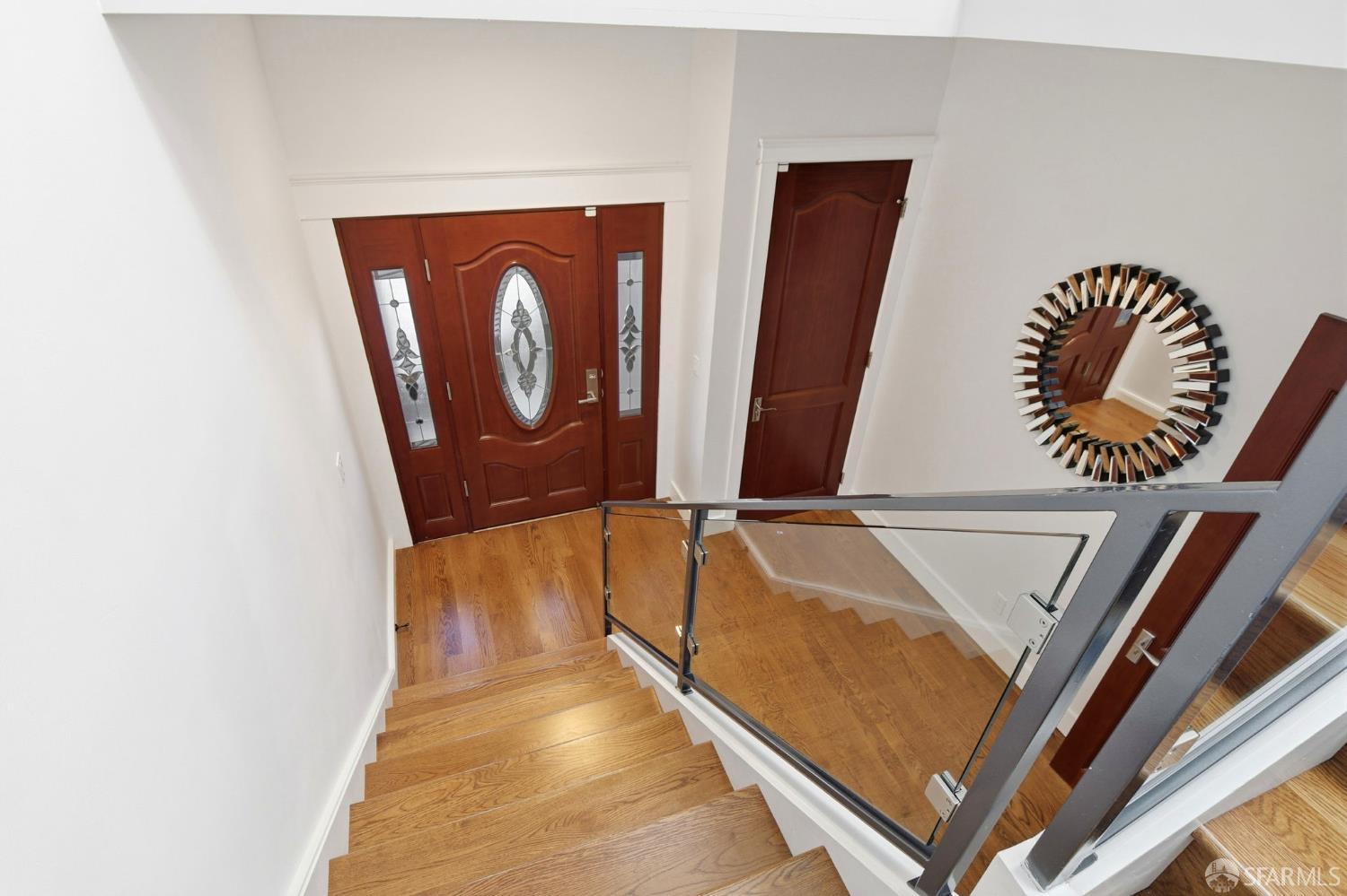 Detail Gallery Image 6 of 44 For 526 Silver Ave, San Francisco,  CA 94112 - 4 Beds | 3 Baths