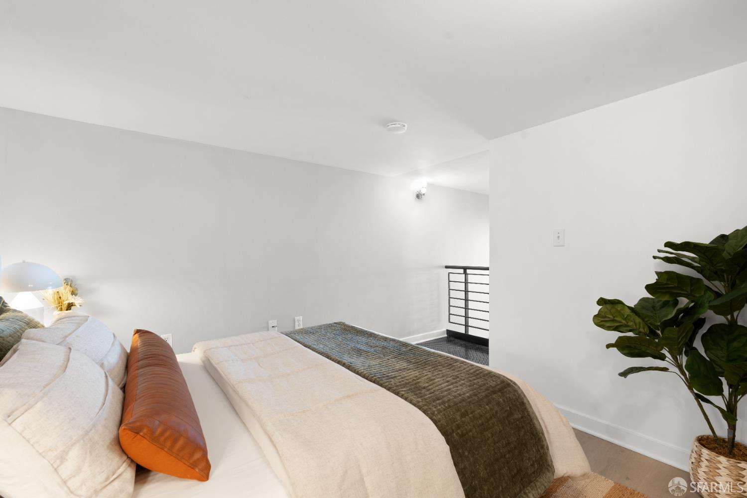 Photo #17: 425086101 Listing: Photo #17