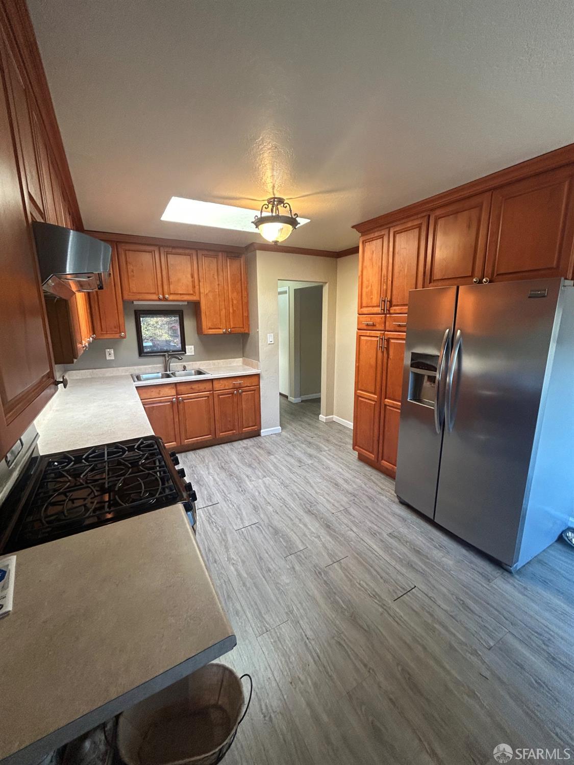 Detail Gallery Image 3 of 7 For 88 Ashton Ave, San Francisco,  CA 94112 - 2 Beds | 1 Baths