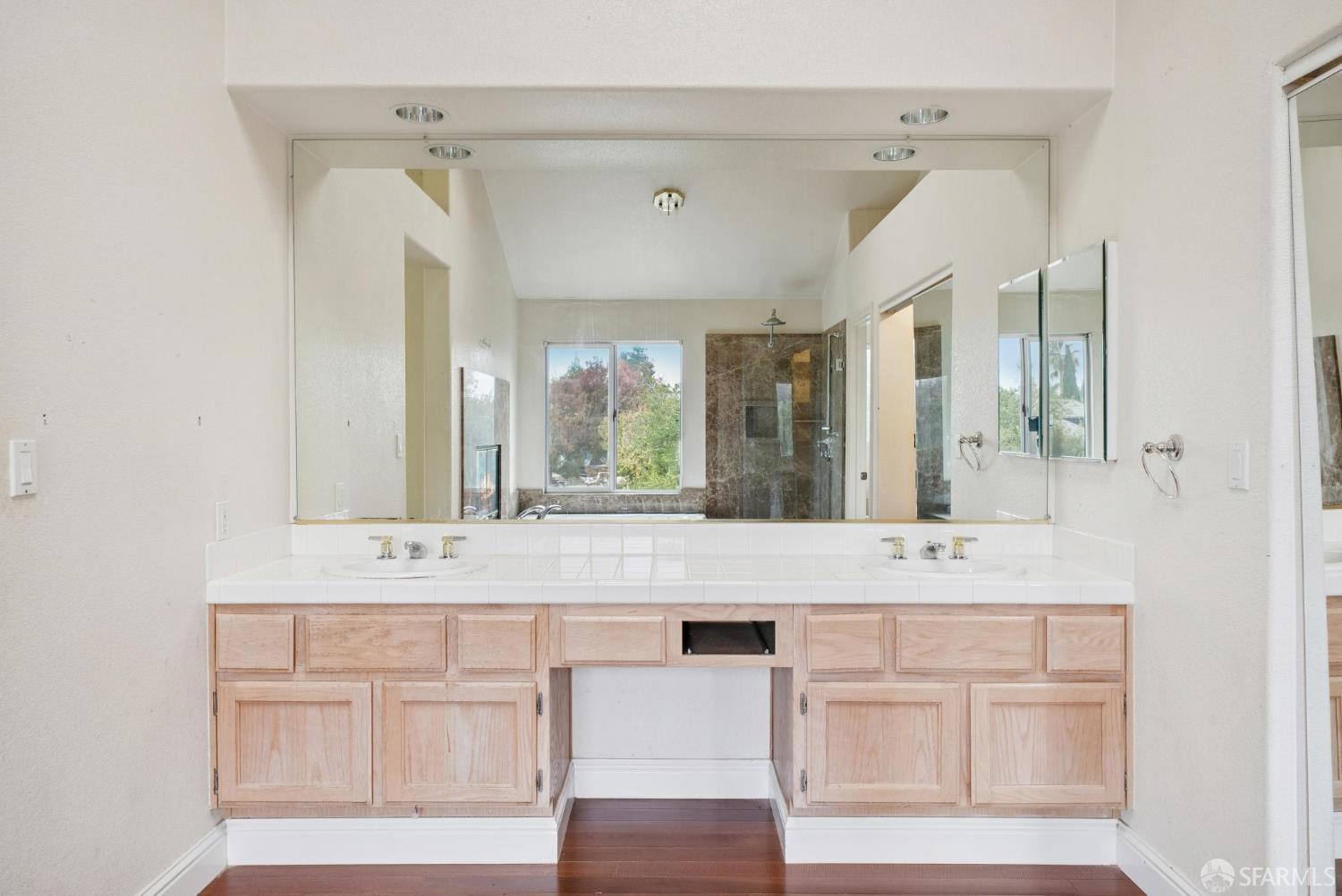 Detail Gallery Image 43 of 70 For 2133 Bamboo Way, Antioch,  CA 94509 - 5 Beds | 3 Baths