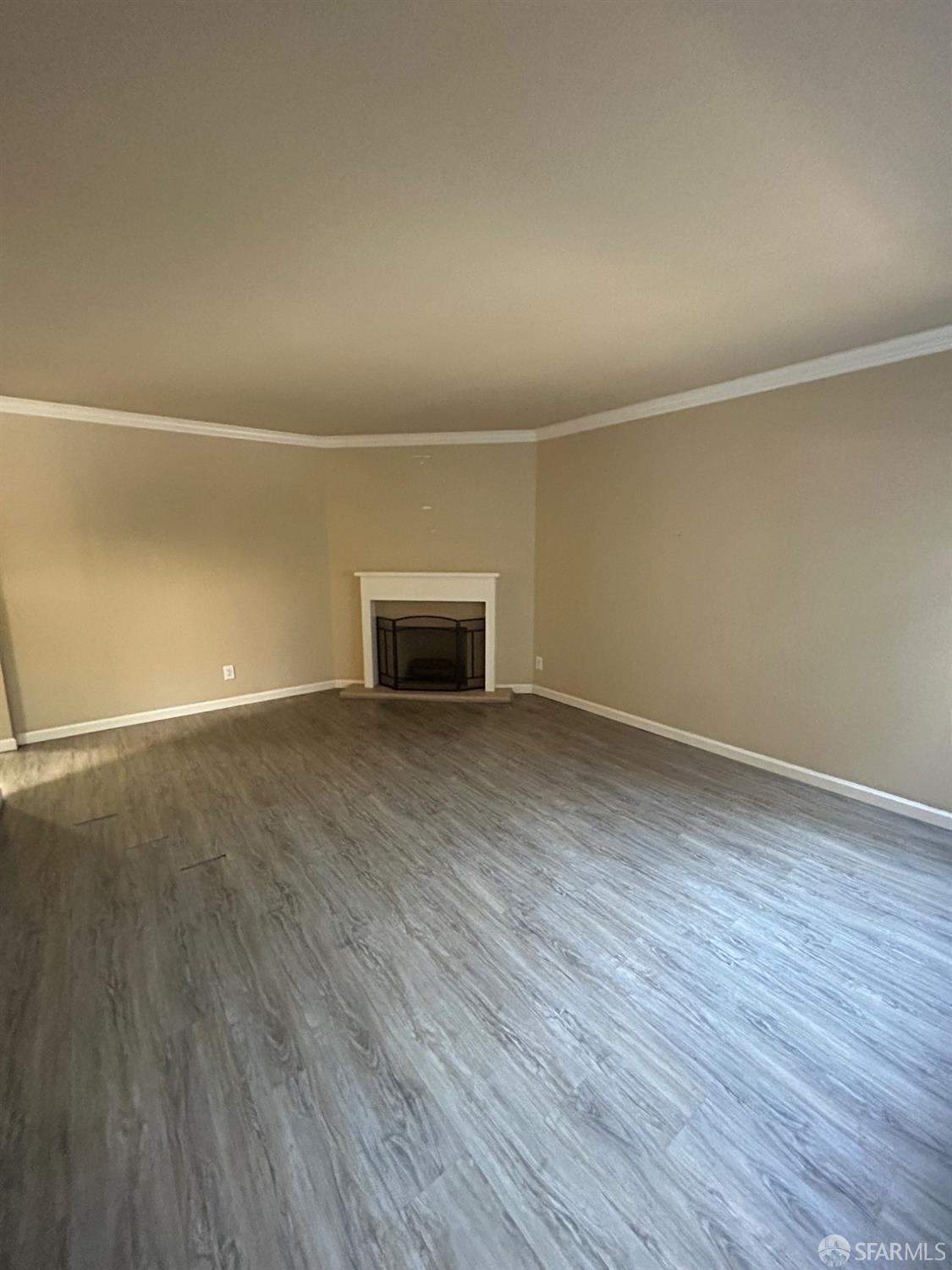 Detail Gallery Image 2 of 7 For 88 Ashton Ave, San Francisco,  CA 94112 - 2 Beds | 1 Baths