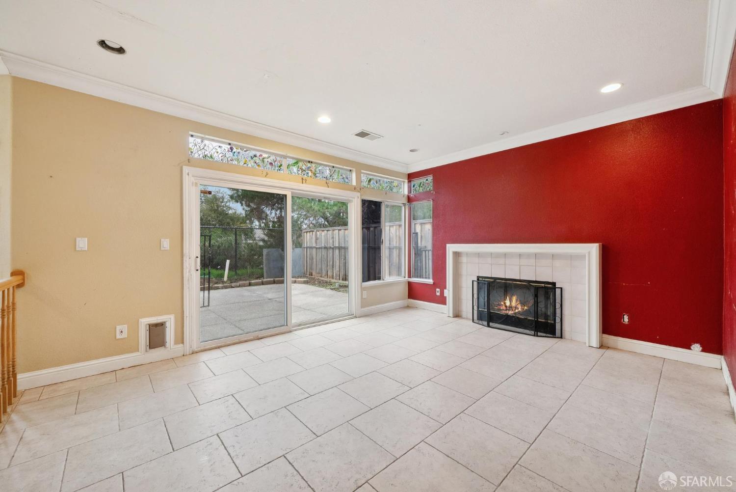 Detail Gallery Image 8 of 70 For 2133 Bamboo Way, Antioch,  CA 94509 - 5 Beds | 3 Baths