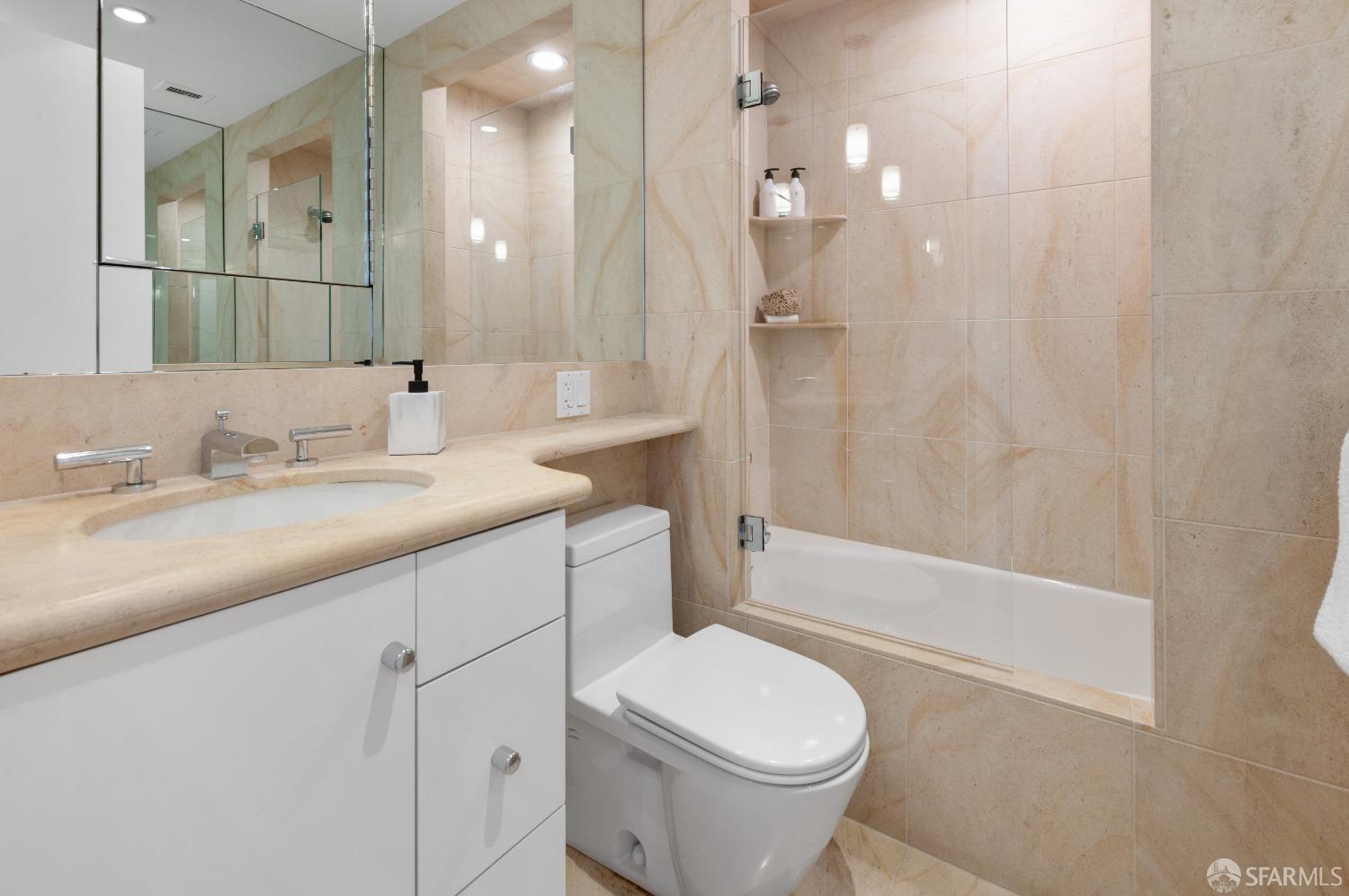 Photo #23: 425089795 Listing: Photo #23