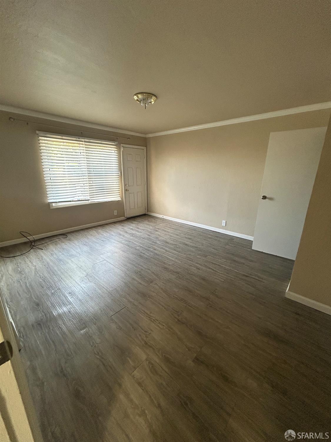 Detail Gallery Image 5 of 7 For 88 Ashton Ave, San Francisco,  CA 94112 - 2 Beds | 1 Baths