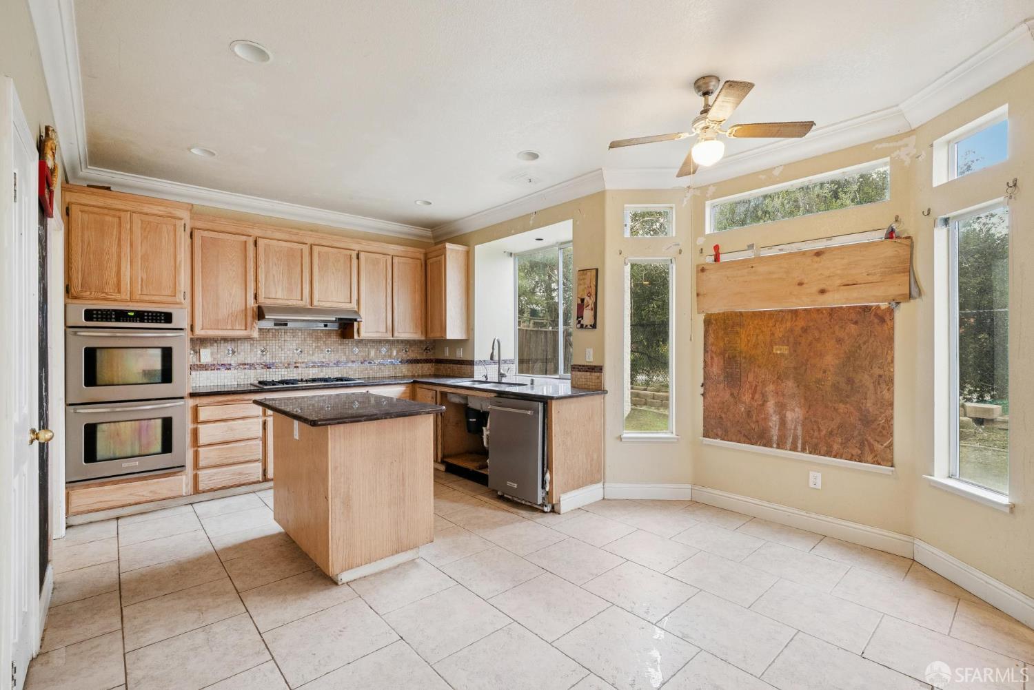 Detail Gallery Image 14 of 70 For 2133 Bamboo Way, Antioch,  CA 94509 - 5 Beds | 3 Baths