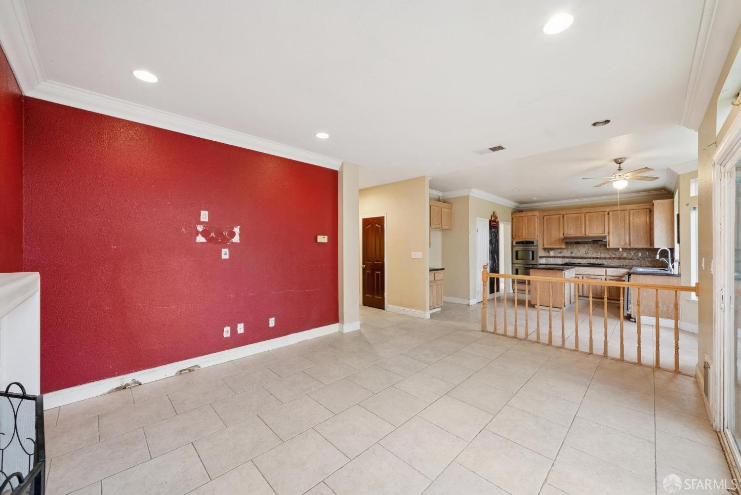 Detail Gallery Image 12 of 70 For 2133 Bamboo Way, Antioch,  CA 94509 - 5 Beds | 3 Baths