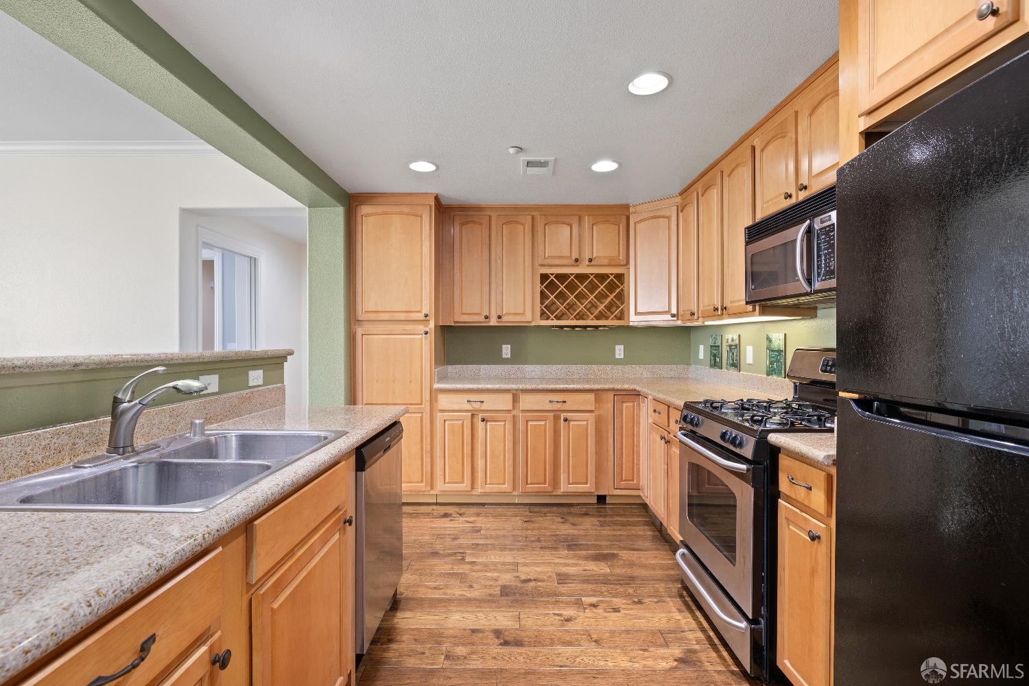 Detail Gallery Image 7 of 41 For 2210 Gellert Blvd #5202,  South San Francisco,  CA 94080 - 2 Beds | 2 Baths