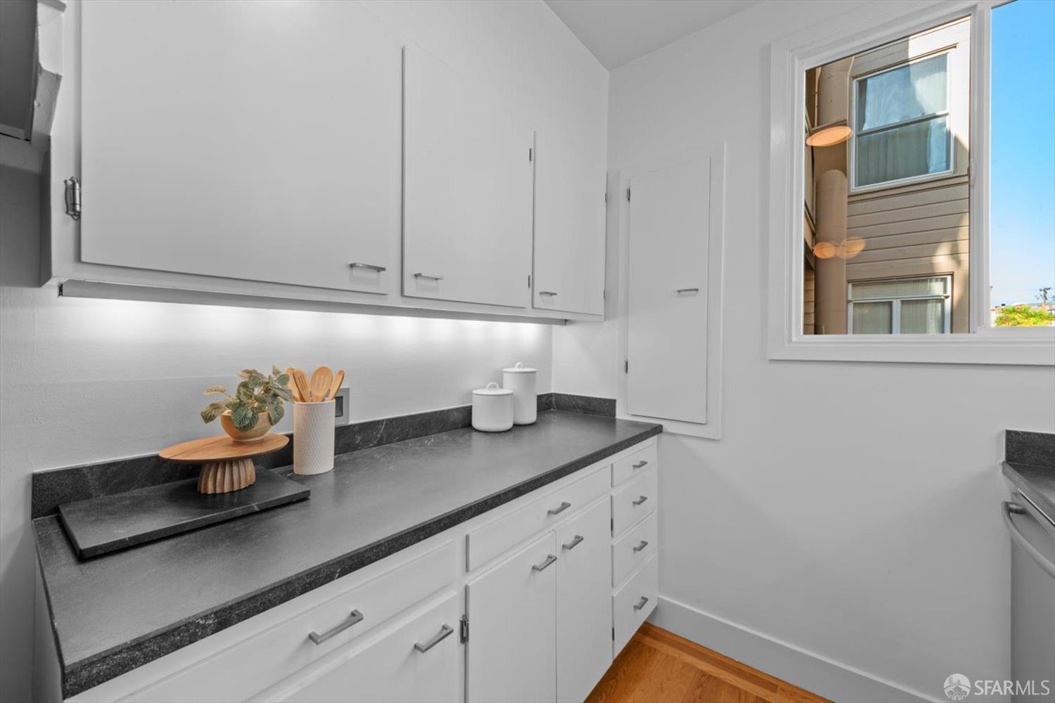 Detail Gallery Image 15 of 47 For 1624 Filbert St #1,  San Francisco,  CA 94123 - 1 Beds | 1 Baths